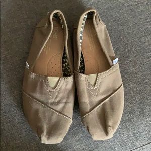 Women’s Toms